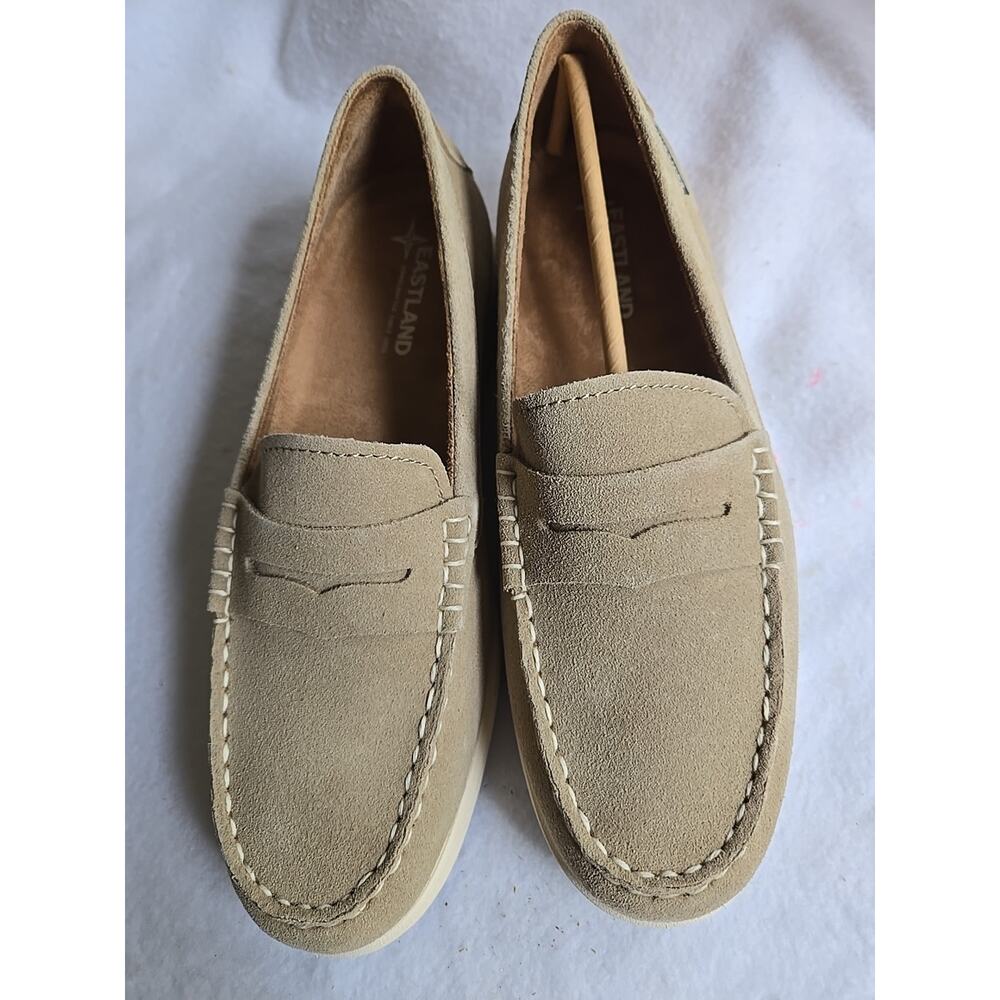 Eastland Women's Comfort Tan, Leather Slip On Loafers Size 8